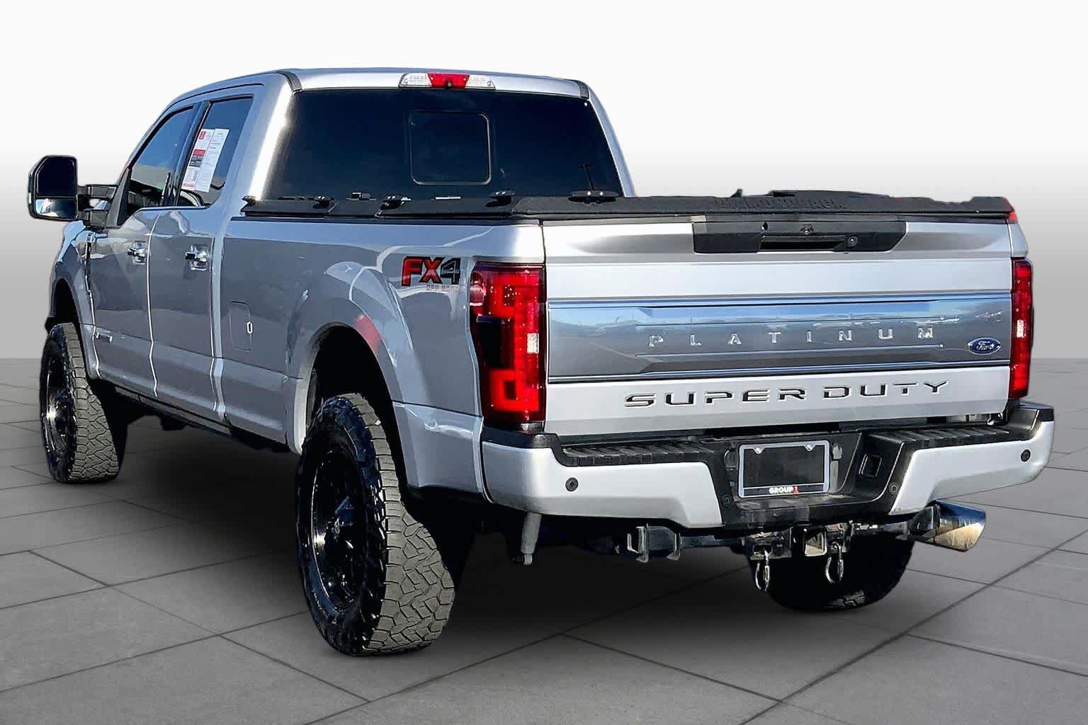 Used 2017 Ford F250 Platinum w/ Platinum Ultimate Package AWD/4WD image 12