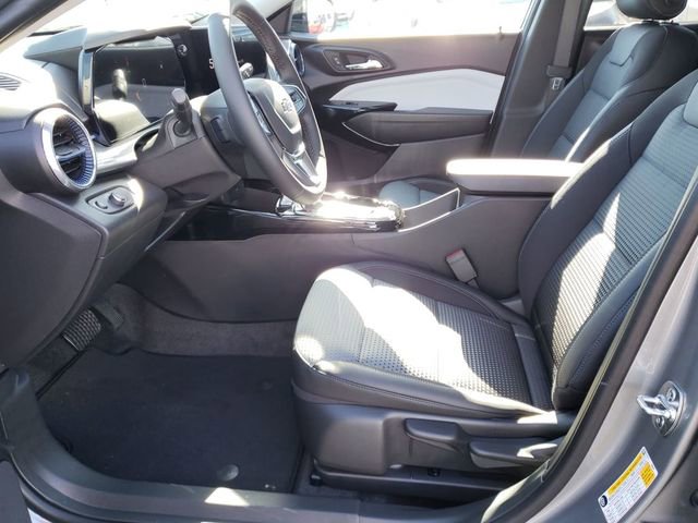 New 2026 Chevrolet Trax LT w/ Driver Confidence Package image 9