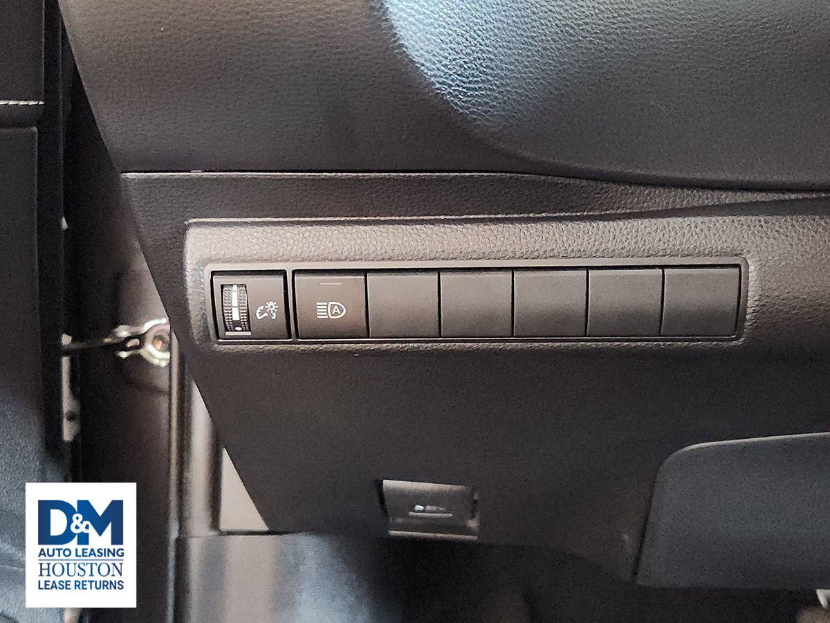 Used 2022 Toyota Corolla XSE FWD image 29