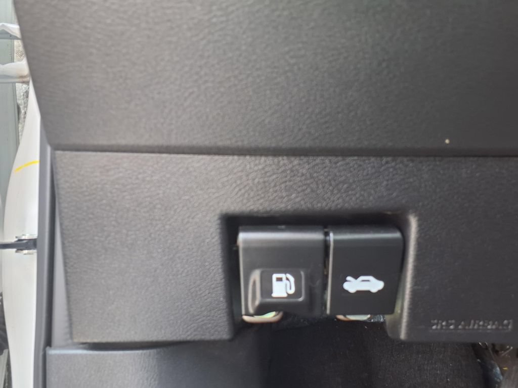 Used 2023 Nissan Kicks SV FWD image 15