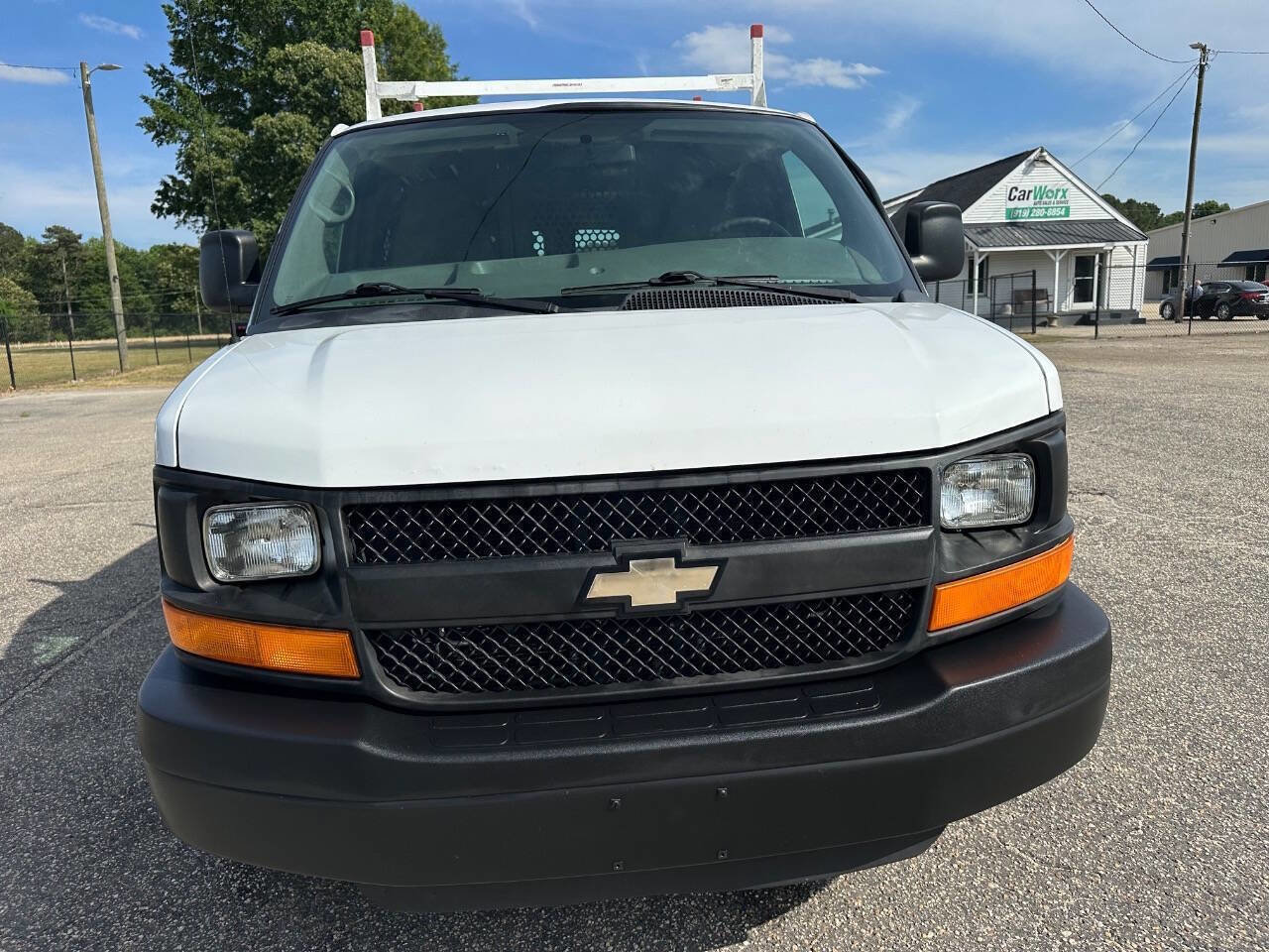 Used 2014 Chevrolet Express 2500 RWD image 11