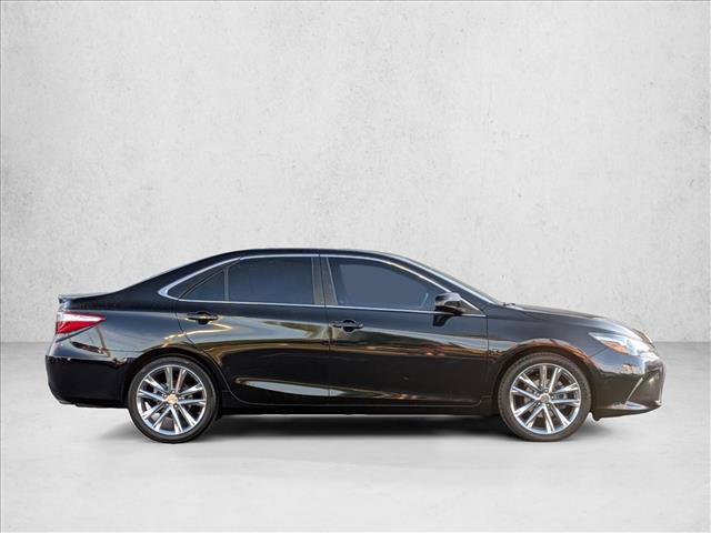 Used 2015 Toyota Camry SE image 4