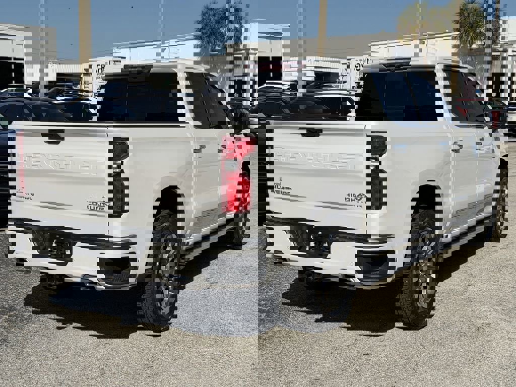 Certified 2023 Chevrolet Silverado 1500 High Country w/ Technology Package image 5