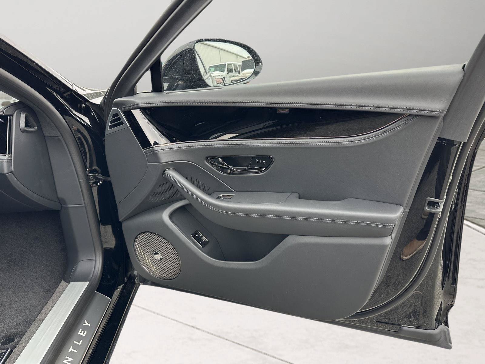 New 2026 Bentley Flying Spur V8 AWD/4WD image 58