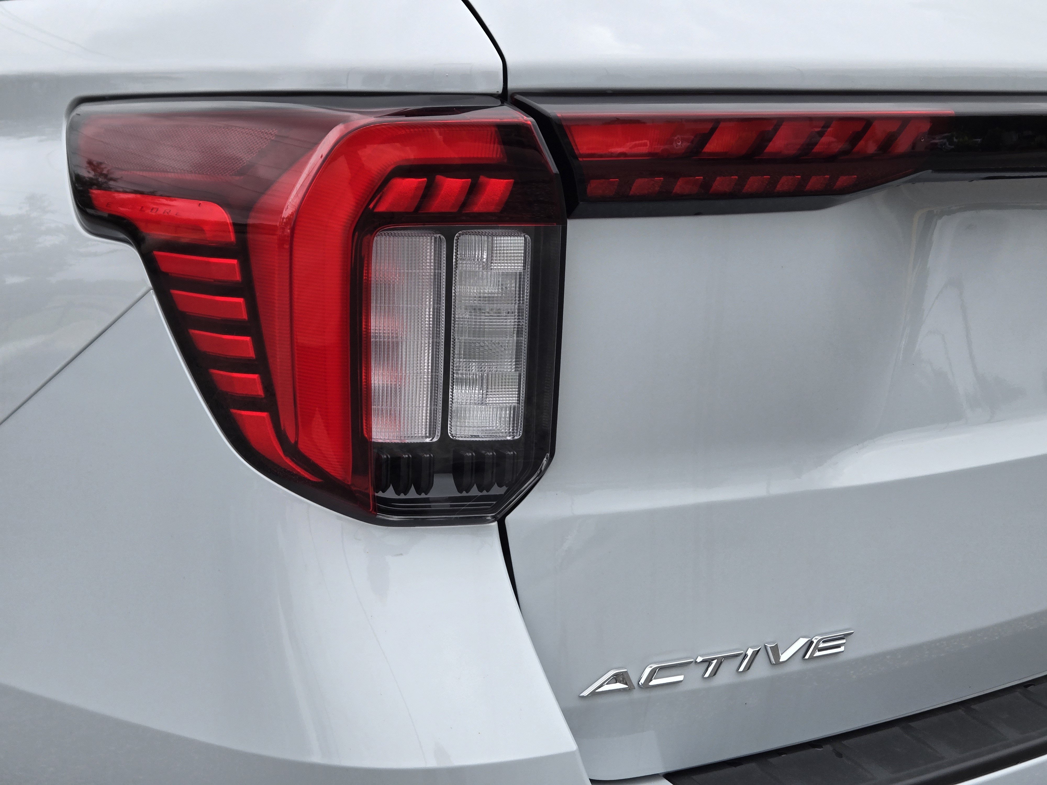 New 2026 Ford Explorer Active w/ Active Comfort Package AWD/4WD image 10