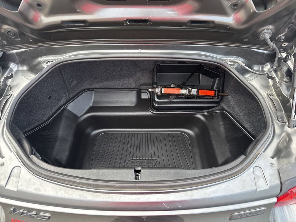 Used 2019 MAZDA MX-5 Miata RF Grand Touring RWD image 48