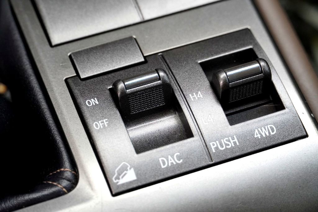 Used 2017 Lexus GX 460 image 16