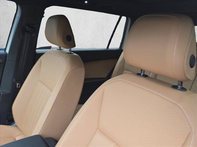 Used 2024 Volkswagen Tiguan SE R-Line FWD image 17