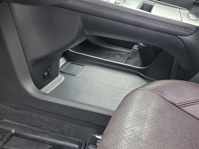 Used 2024 Toyota Sienna Platinum AWD/4WD image 31