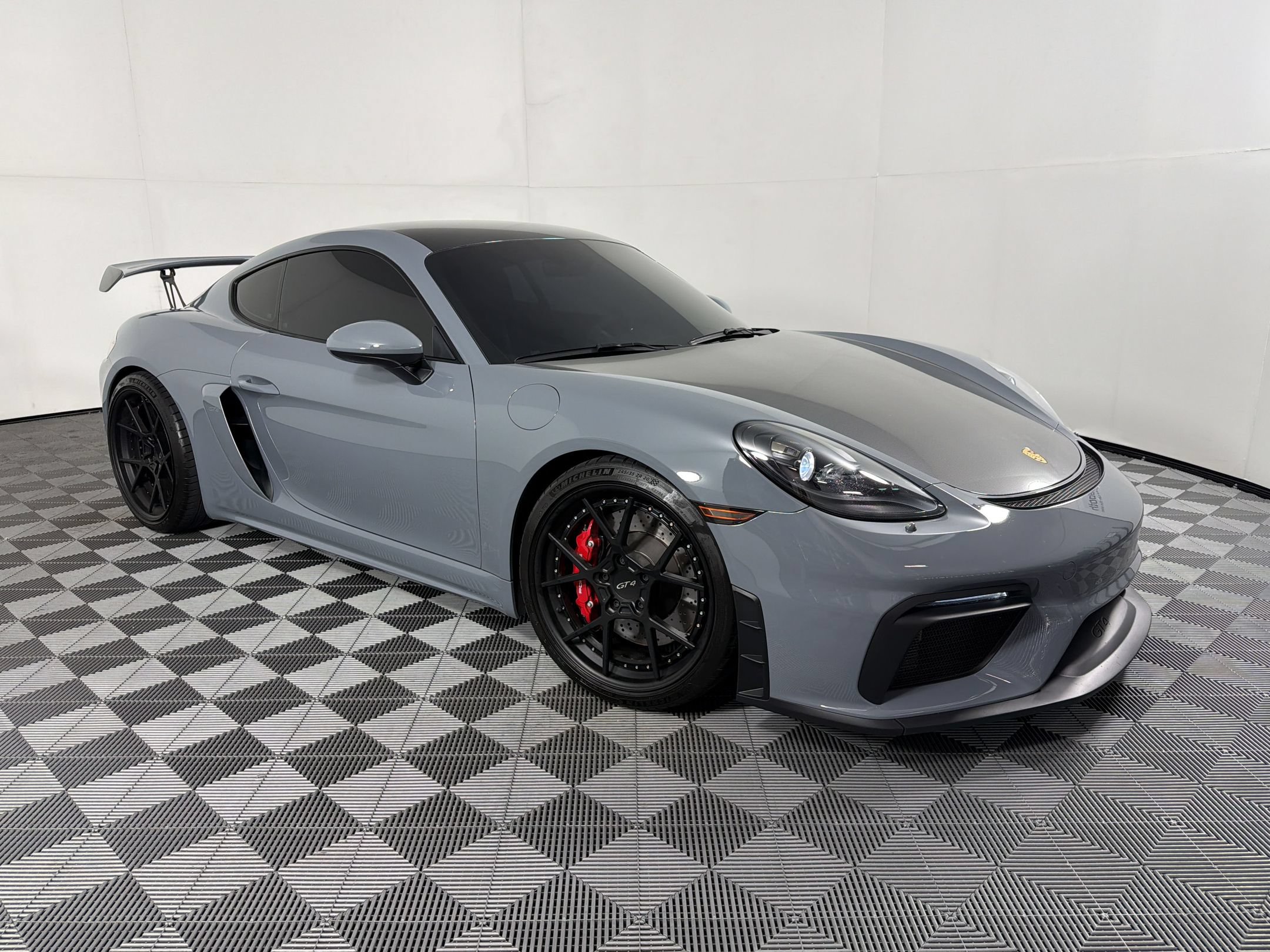 Certified 2023 Porsche 718 Cayman GT4 RWD image 7