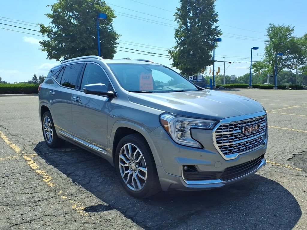 Used 2023 GMC Terrain Denali w/ LPO, Floor Liner Package AWD/4WD image 3