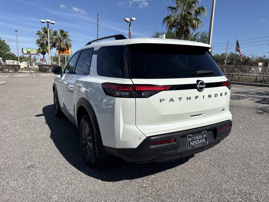 Certified 2024 Nissan Pathfinder SV FWD image 6