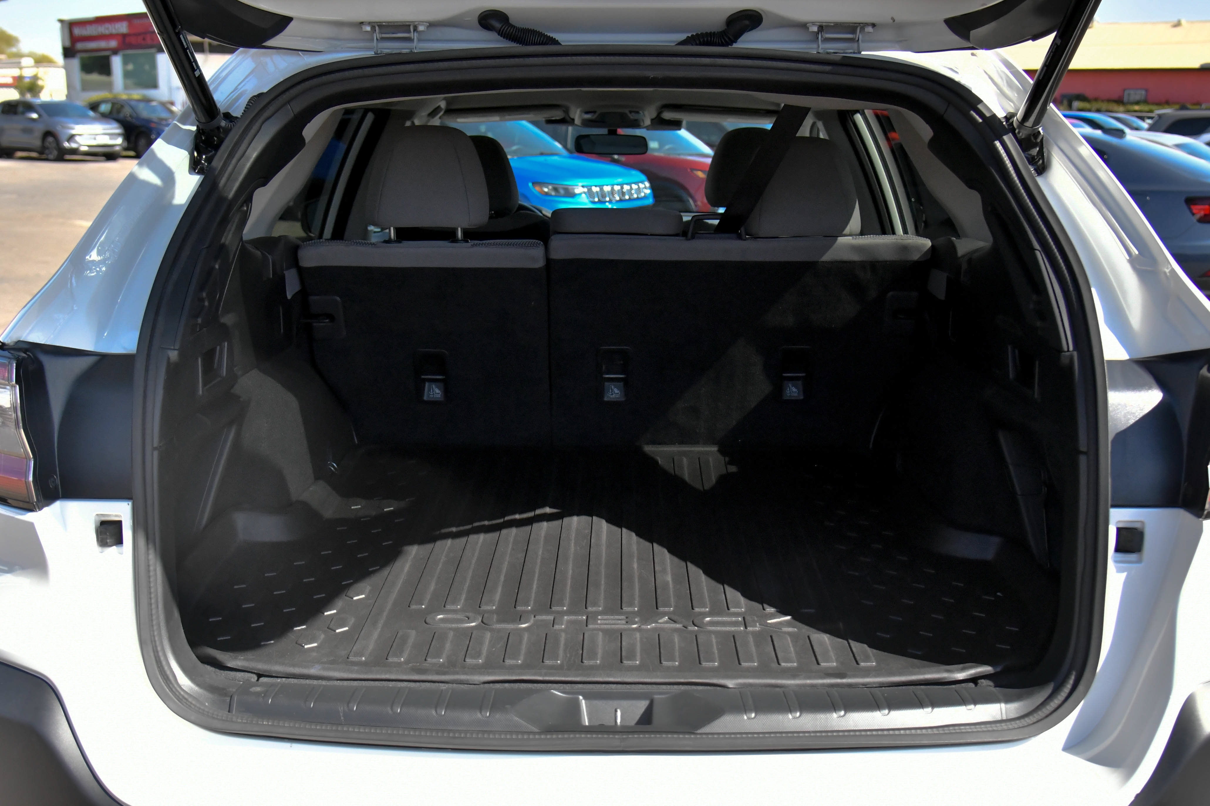 Used 2023 Subaru Outback Premium AWD/4WD image 38