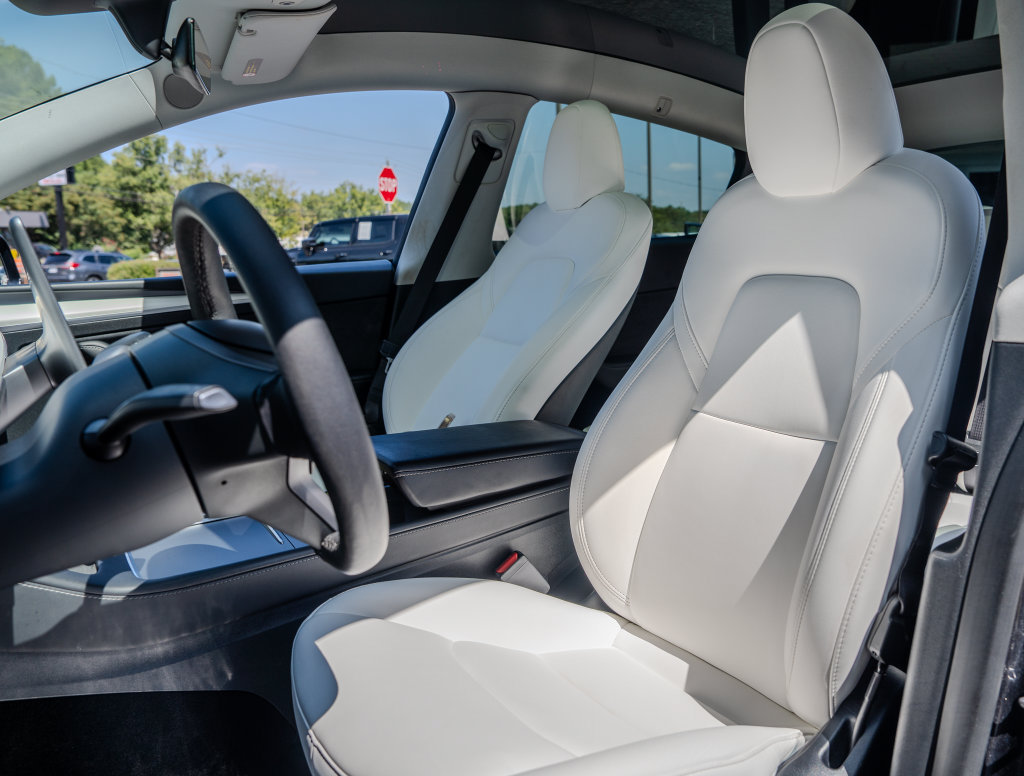 Used 2024 Tesla Model Y Long Range AWD/4WD image 17
