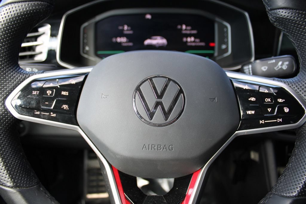 Used 2025 Volkswagen Jetta GLI Autobahn FWD image 21