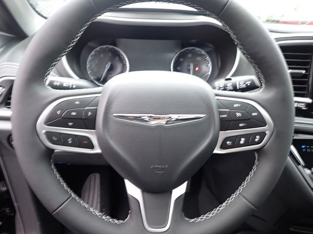 New 2026 Chrysler Pacifica Select image 17