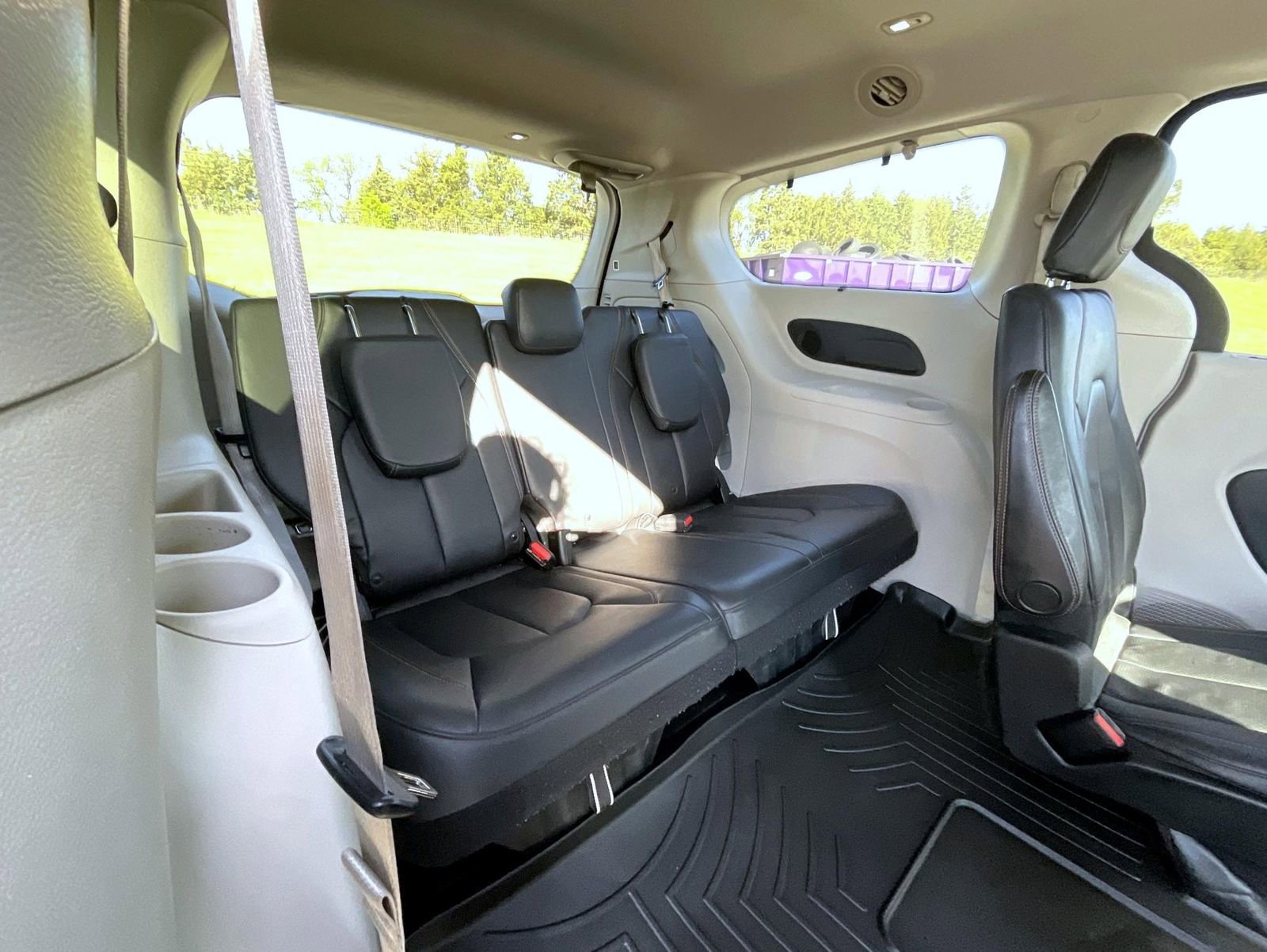 Used 2018 Chrysler Pacifica Touring-L Plus FWD image 21