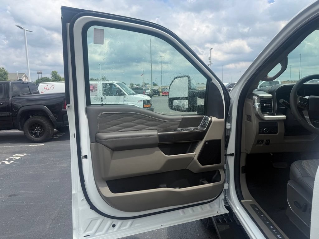 New 2026 Ford F250 Platinum w/ Platinum Plus Package AWD/4WD image 18