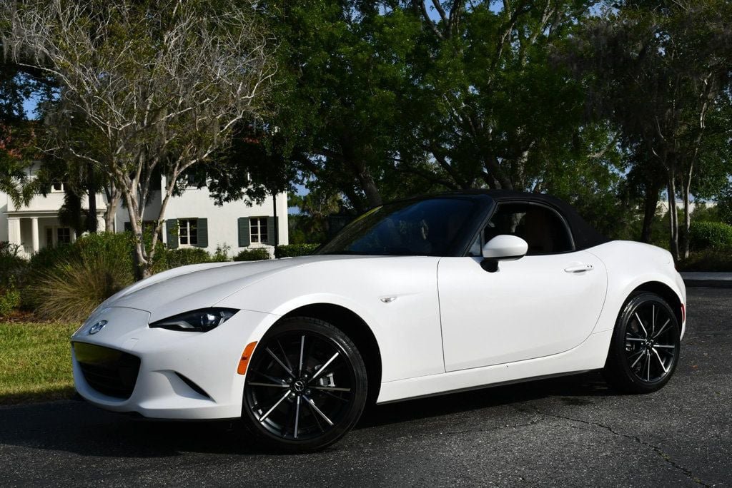 Used 2024 MAZDA MX-5 Miata Grand Touring RWD image 22