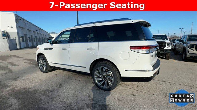 Used 2023 Lincoln Navigator Reserve image 7