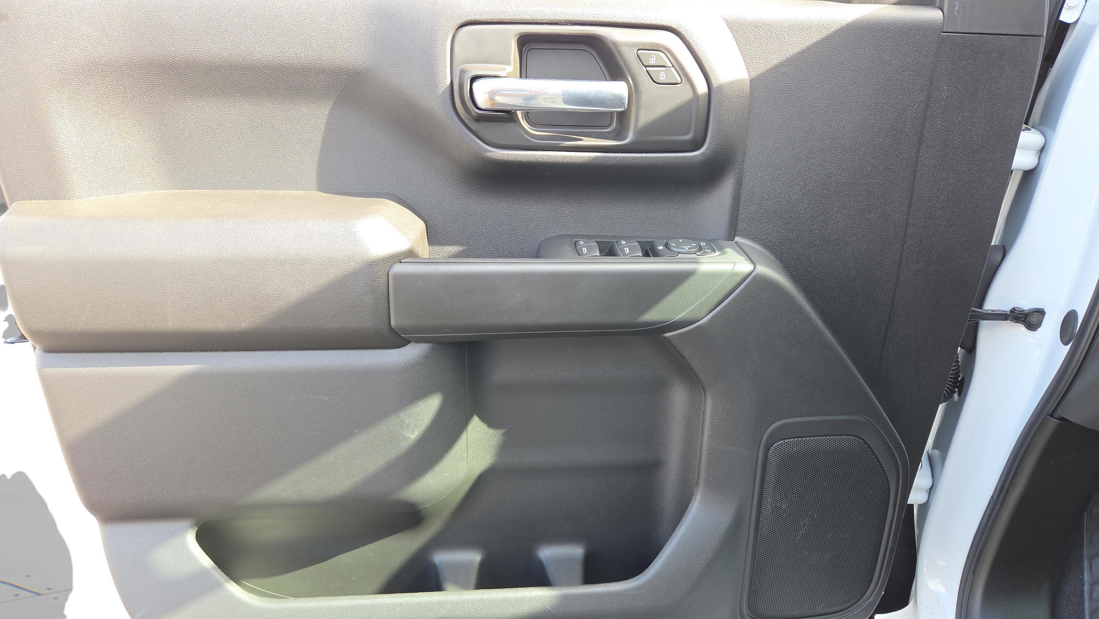 New 2025 Chevrolet Silverado 1500 Custom image 17