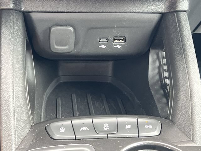Used 2025 Chevrolet TrailBlazer LT AWD/4WD image 21