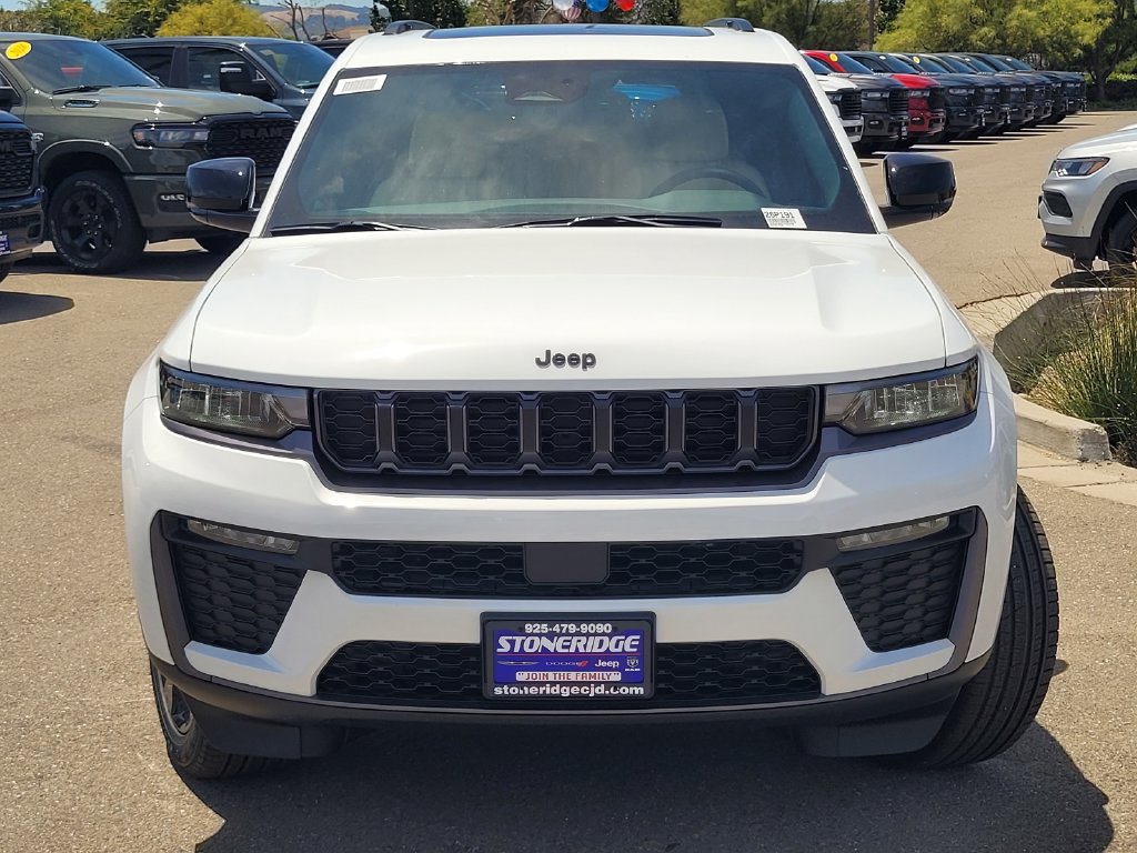 New 2026 Jeep Grand Cherokee L Limited w/ Limited Altitude Package AWD/4WD image 2