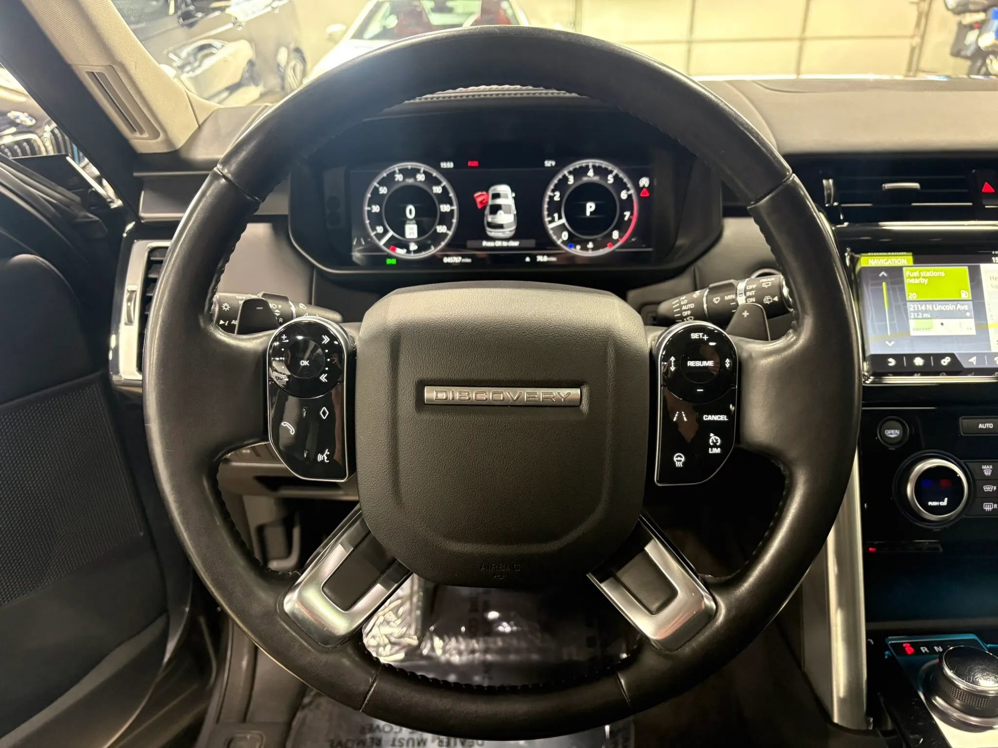 Used 2020 Land Rover Discovery HSE Luxury AWD/4WD image 19