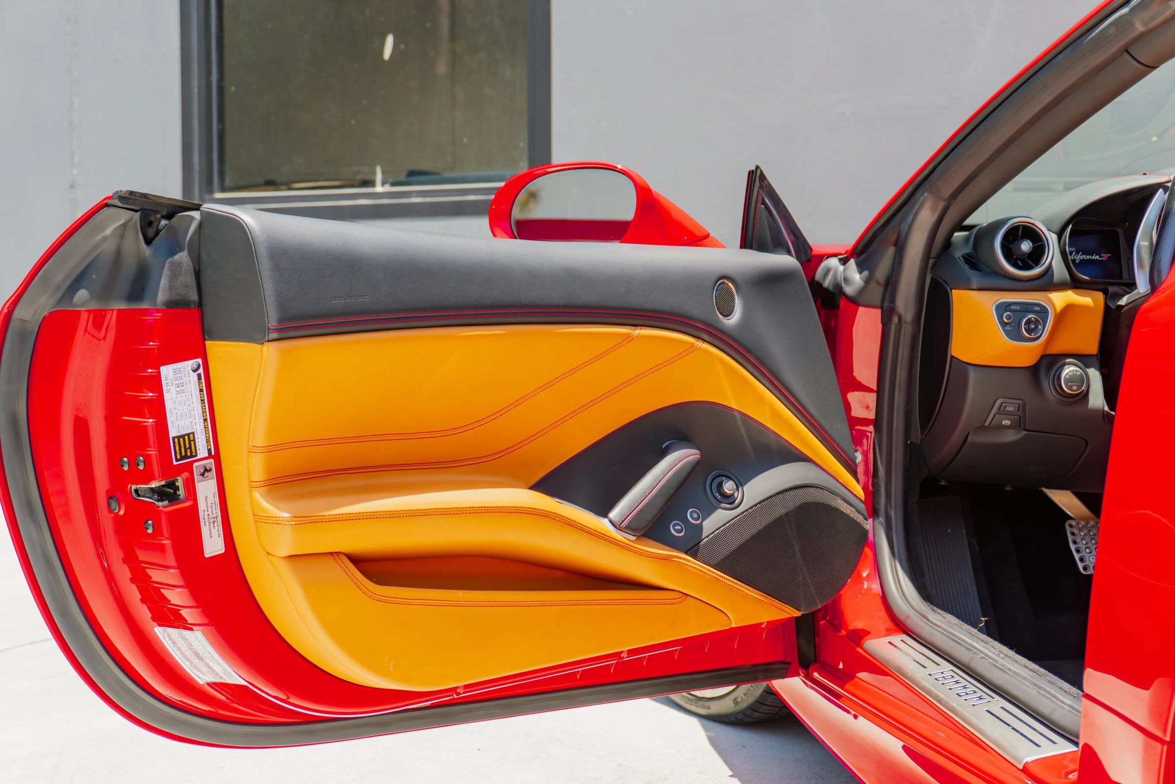Used 2016 Ferrari California T RWD image 71
