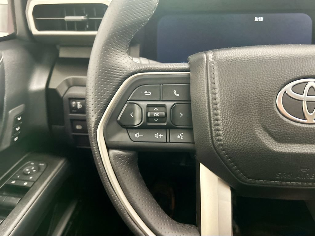 Used 2025 Toyota 4Runner Limited w/ Tow Technology Package AWD/4WD image 11