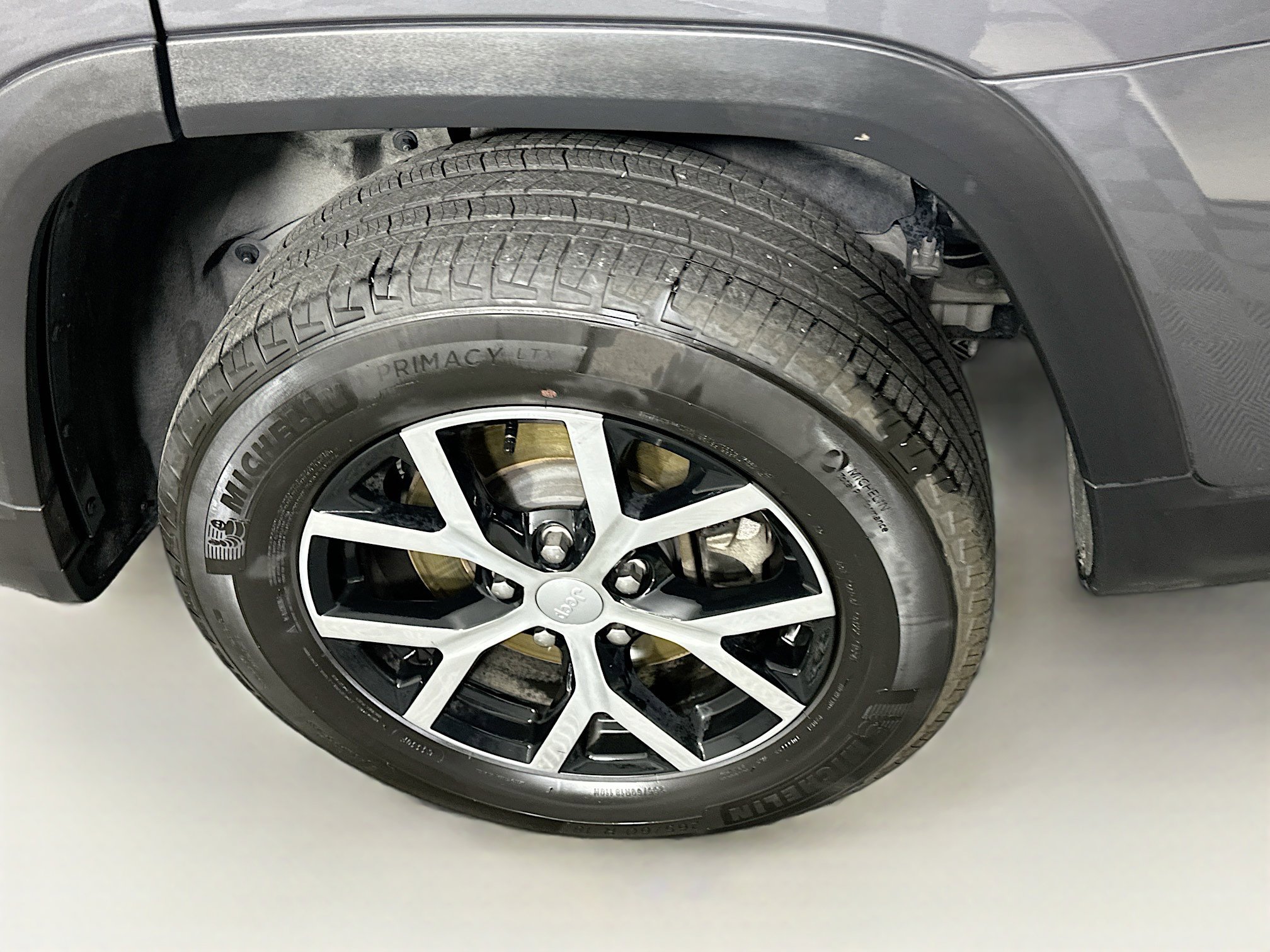 Used 2024 Jeep Grand Cherokee L Limited w/ Luxury Tech Group II image 11