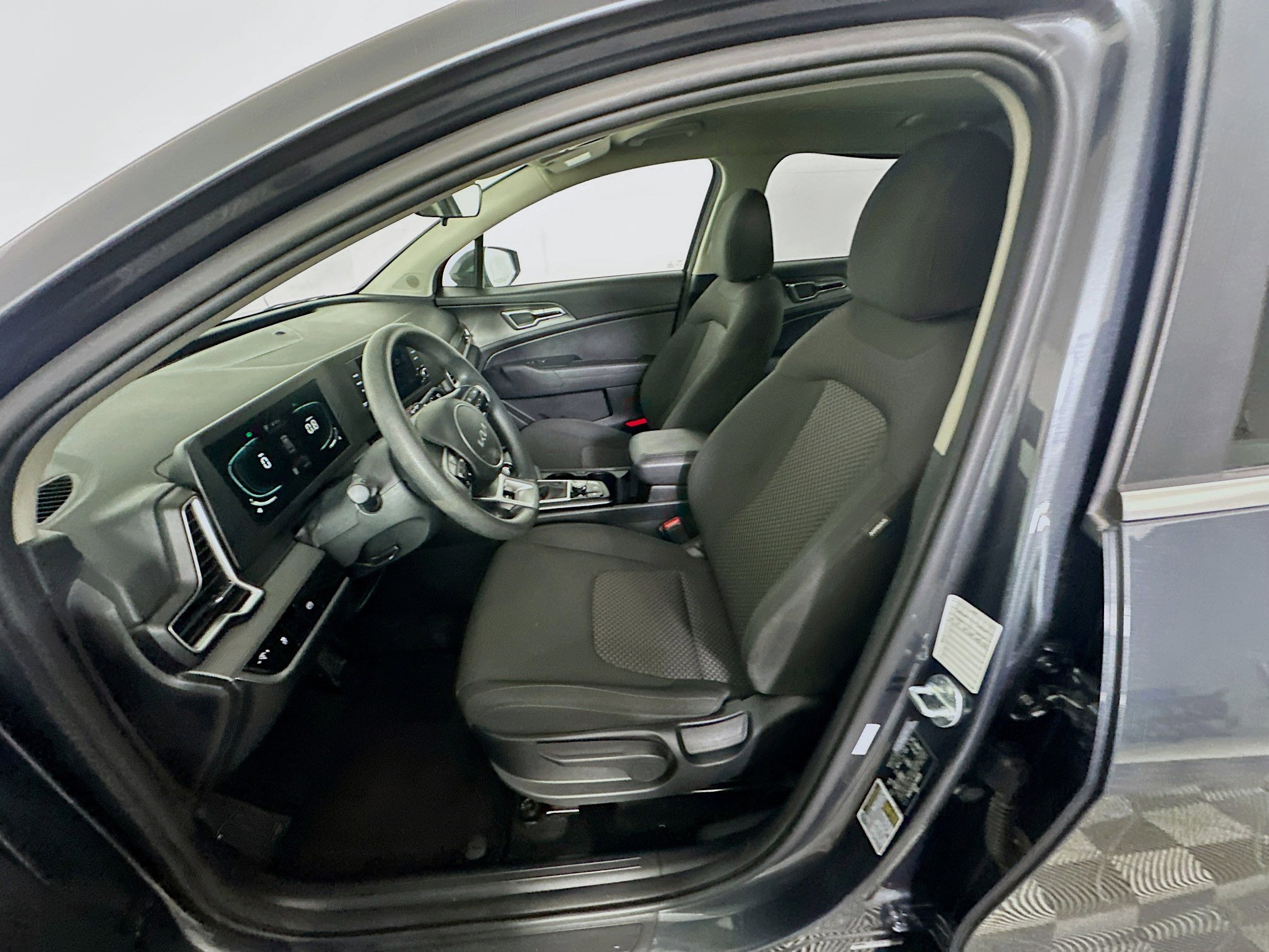 Used 2024 Kia Sportage LX image 13