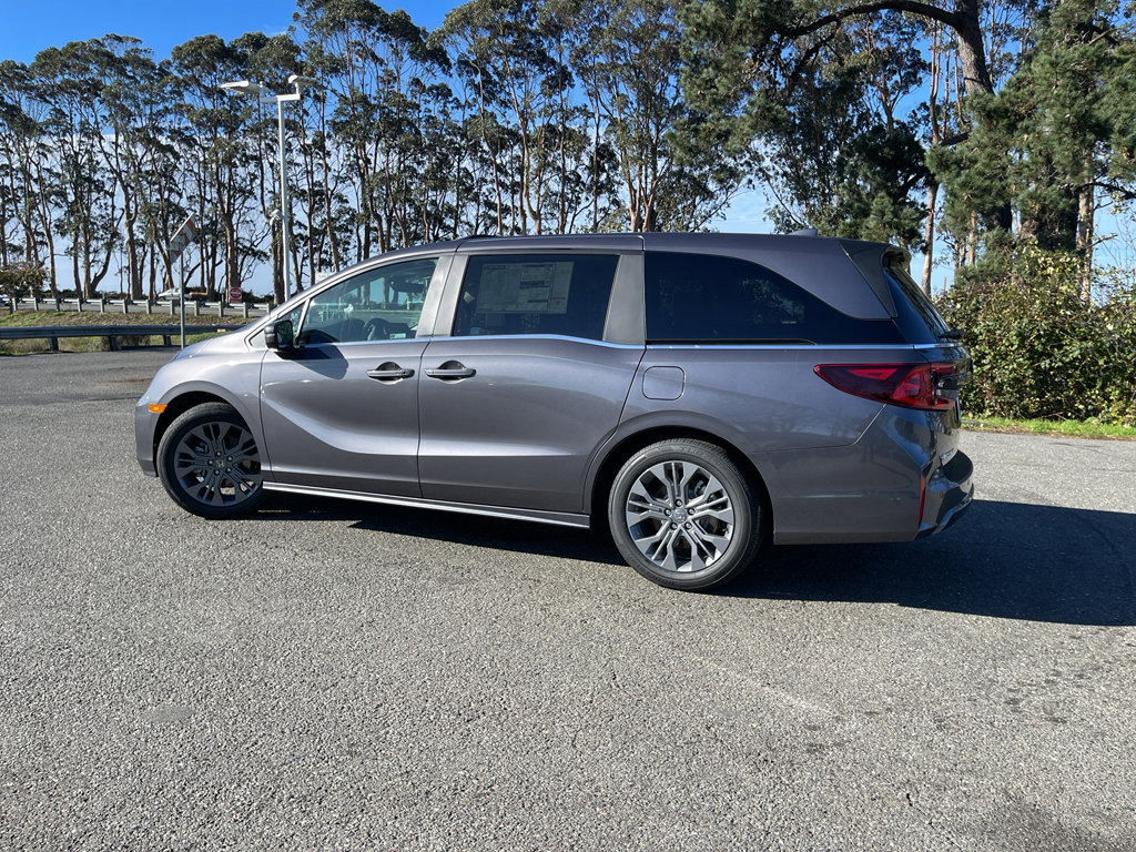 New 2026 Honda Odyssey Touring image 11