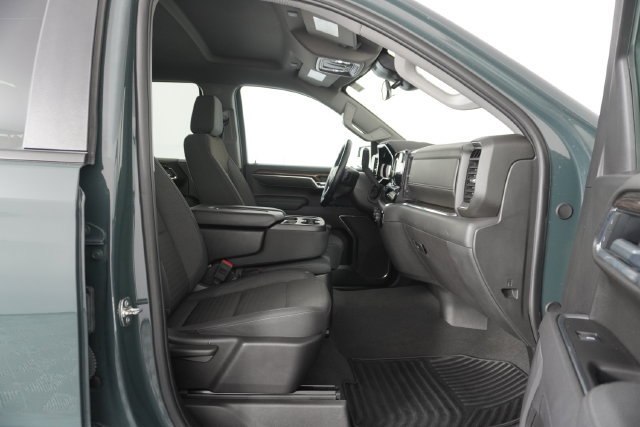 Used 2025 Chevrolet Silverado 1500 LT AWD/4WD image 37