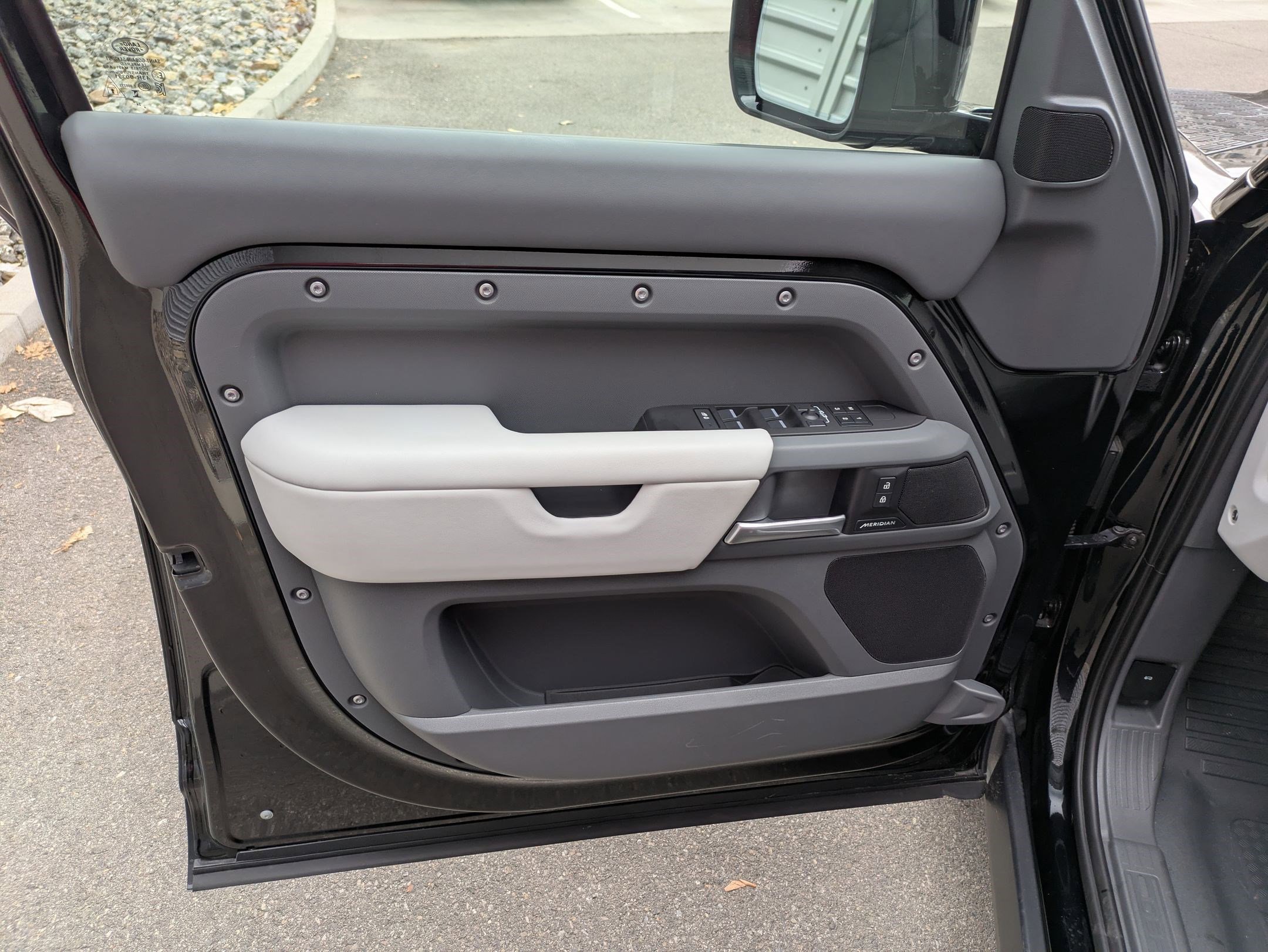 Used 2025 Land Rover Defender 130 S image 14