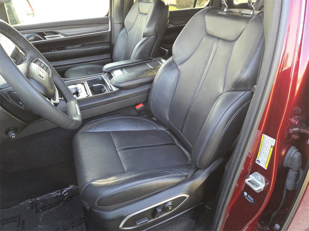 Used 2024 Jeep Wagoneer L Series II w/ Flexible Seating Group image 21