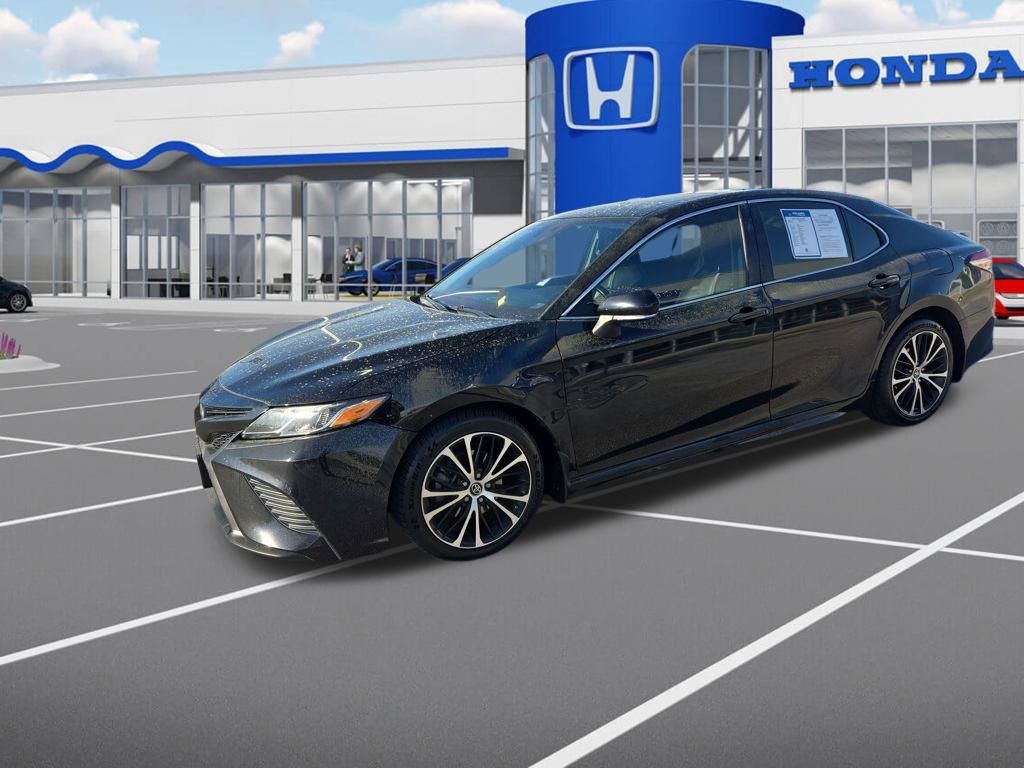 Used 2019 Toyota Camry SE w/ Audio Package image 3