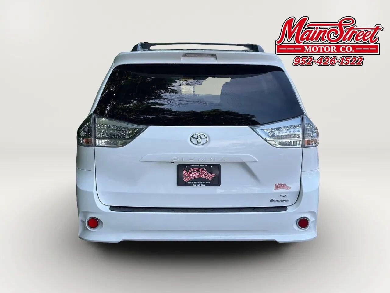Used 2017 Toyota Sienna SE Premium FWD image 6