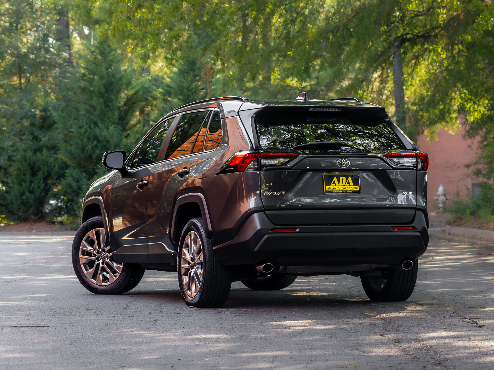 Used 2023 Toyota RAV4 XLE Premium FWD image 3