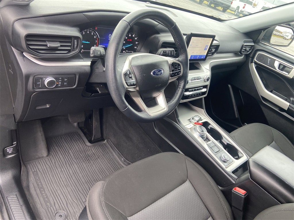 Used 2022 Ford Explorer XLT image 10