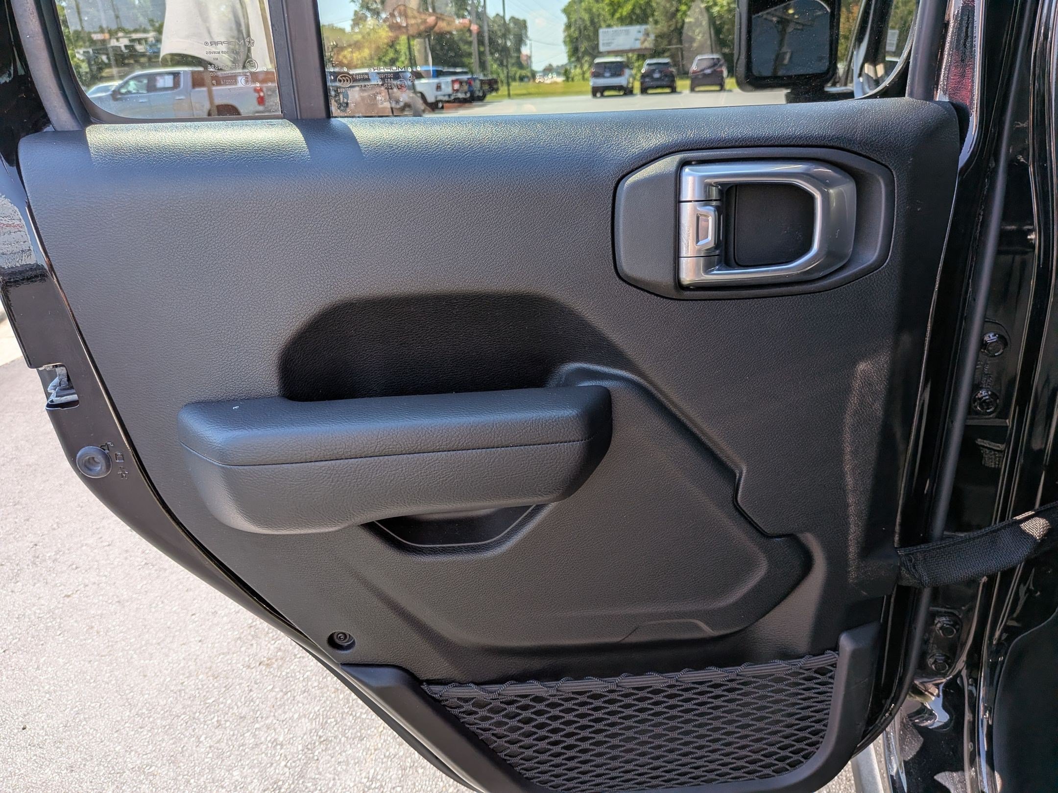 Used 2022 Jeep Wrangler Unlimited Sport AWD/4WD image 16