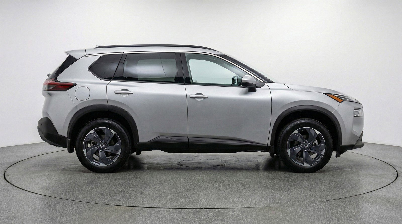 Used 2025 Nissan Rogue SV AWD/4WD image 11