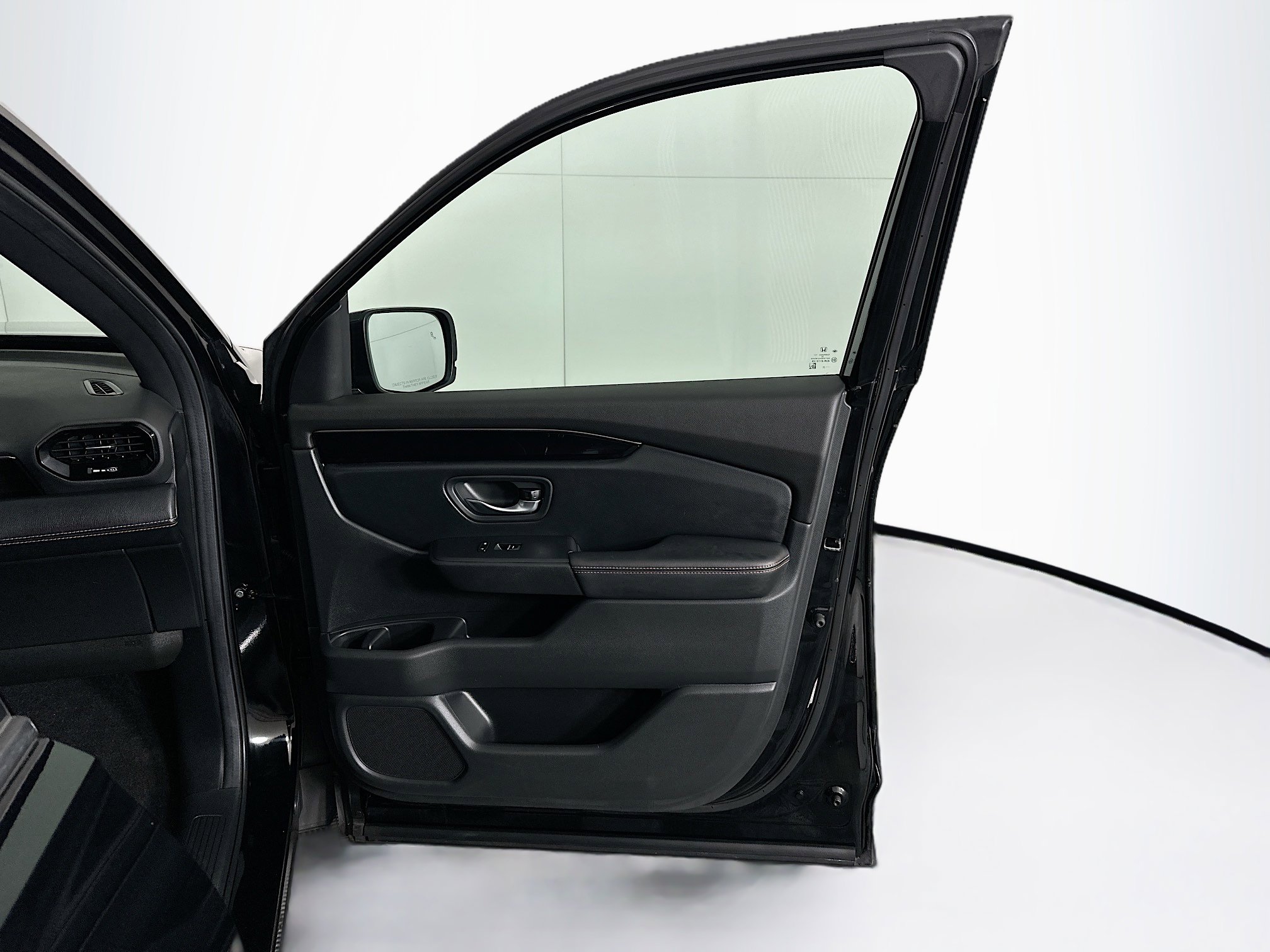 Used 2024 Honda Pilot TrailSport image 35