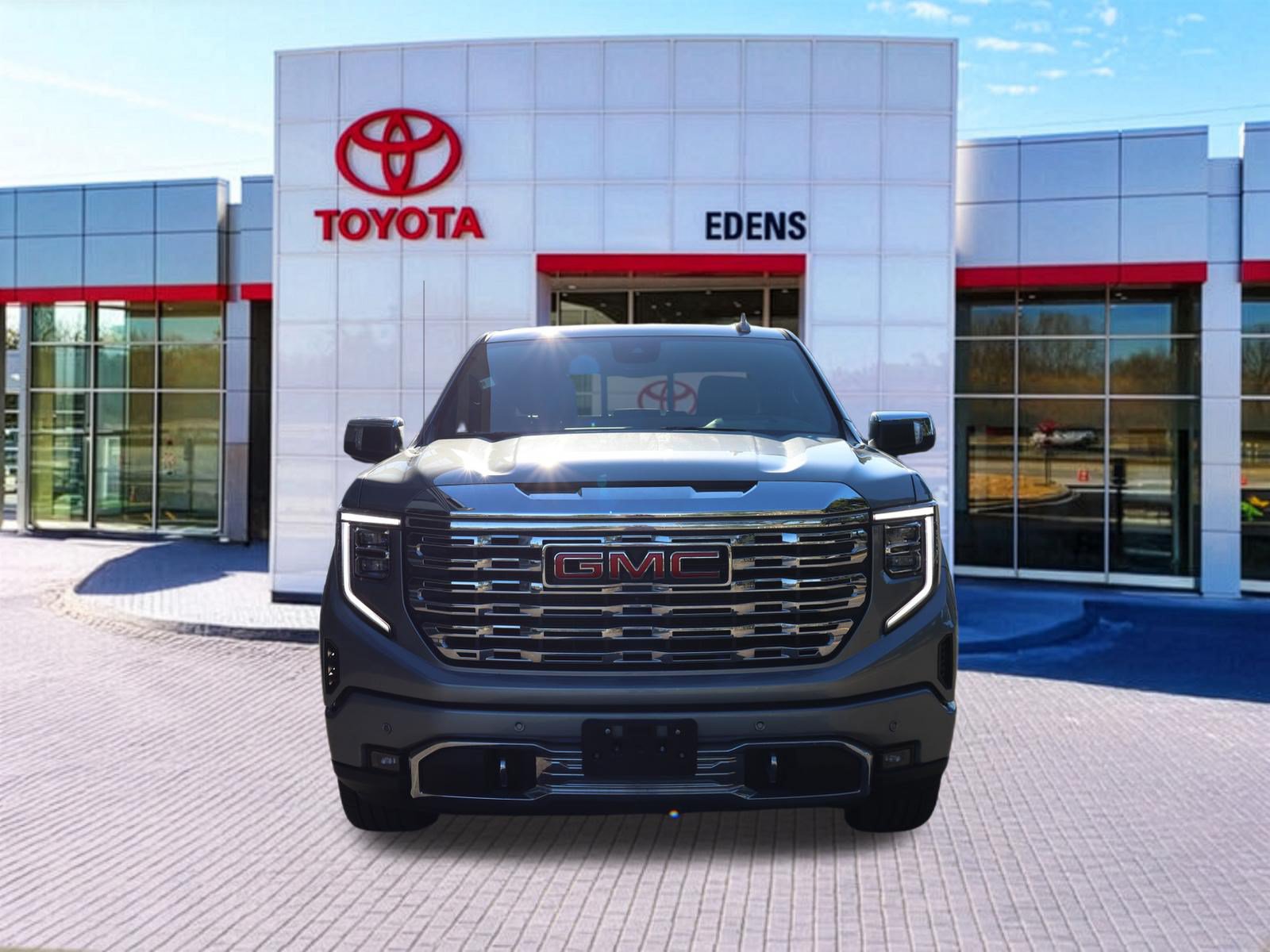 Used 2023 GMC Sierra 1500 Denali w/ Denali Reserve Package AWD/4WD image 9