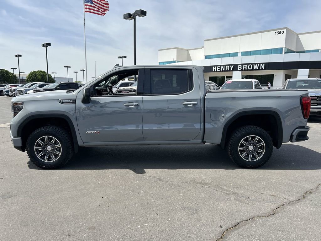 Used 2024 GMC Sierra 1500 AT4 w/ Technology Package image 5