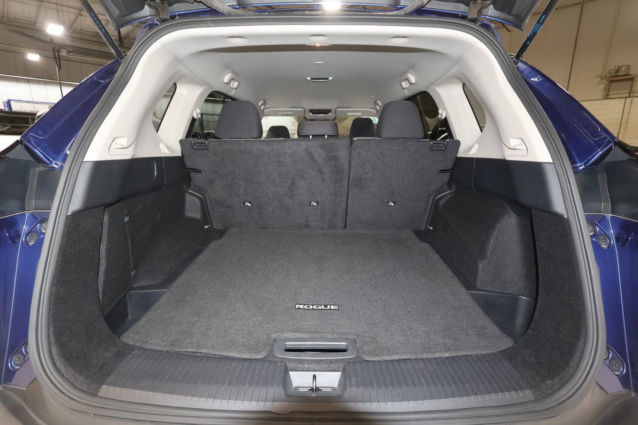 Used 2023 Nissan Rogue SV image 24