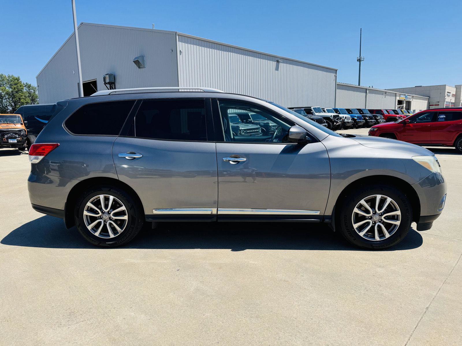 Used 2015 Nissan Pathfinder SL w/ SL Premium Package AWD/4WD image 44