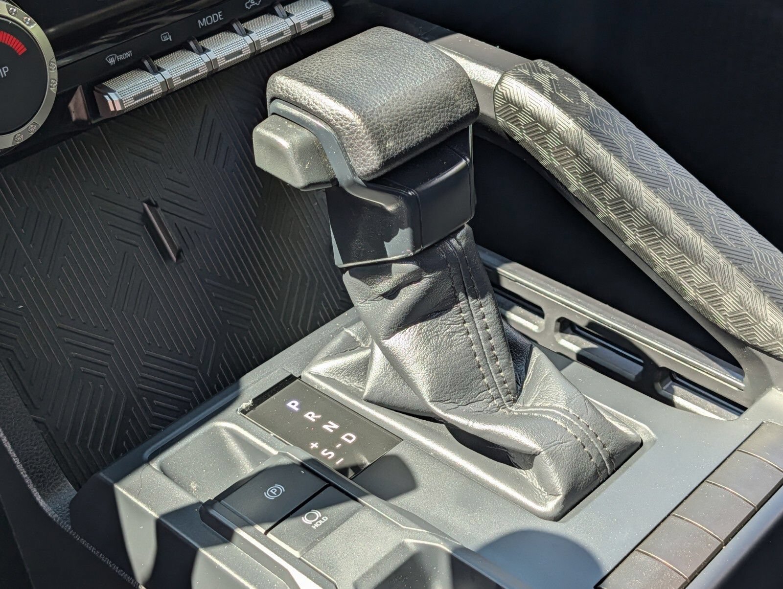 Used 2024 Toyota Tacoma SR RWD image 9