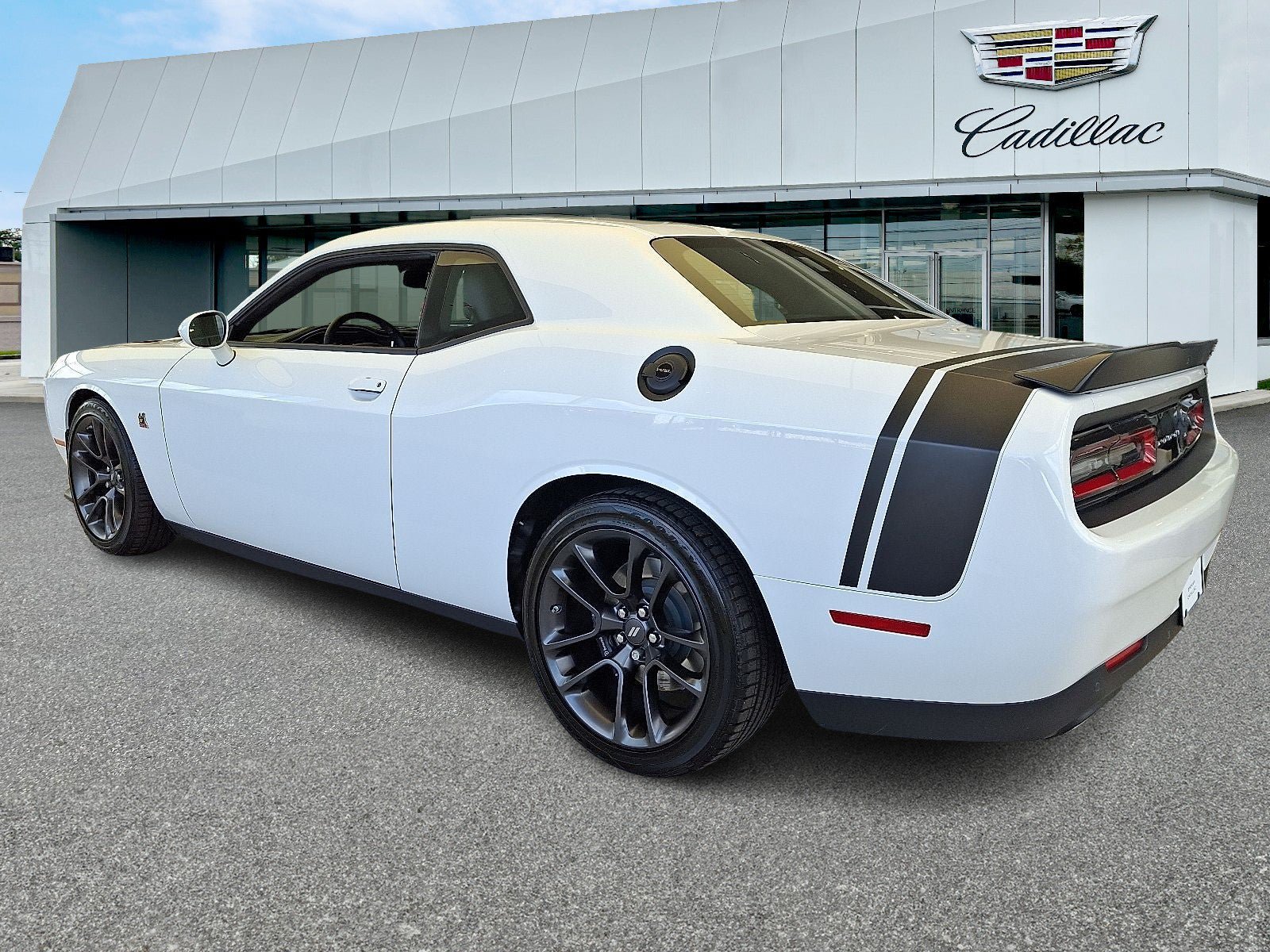 Used 2022 Dodge Challenger R/T Scat Pack w/ Plus Package RWD image 4