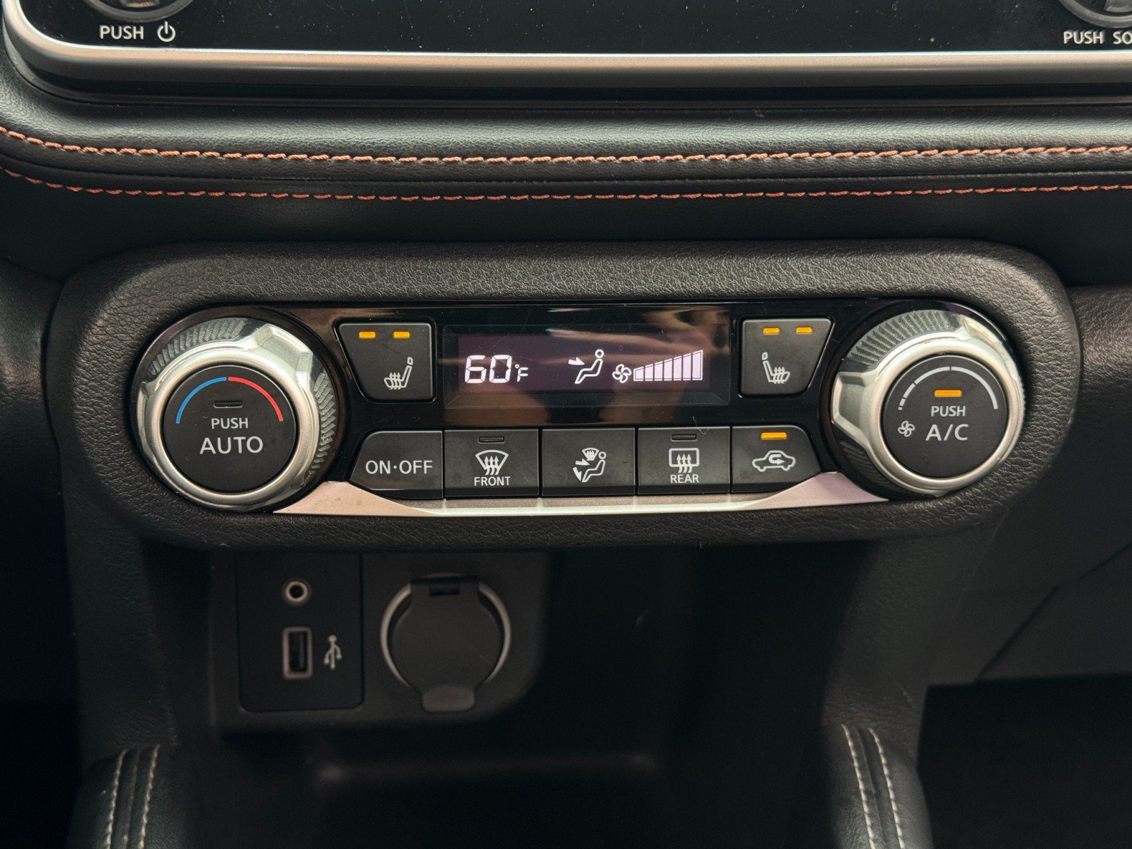 Used 2019 Nissan Kicks SR w/ SR Premium Package FWD image 23